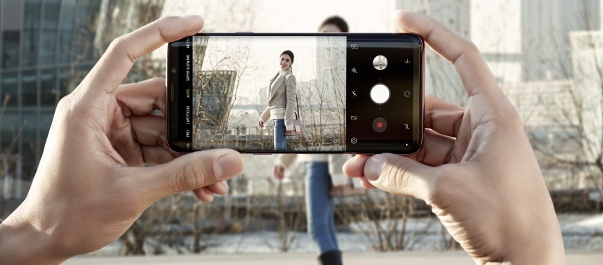 Galaxy S9 camera taking photo